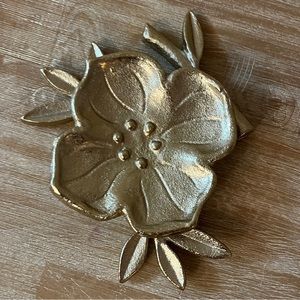 Opalhouse. Gold Flower Jewelry Dish. 2 of 2